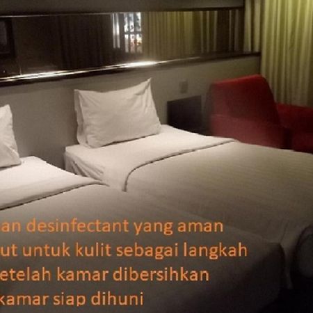 Cabin Hotel Jakarta Exterior photo