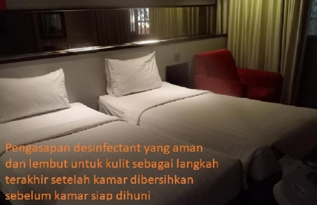 Cabin Hotel Jakarta Exterior photo